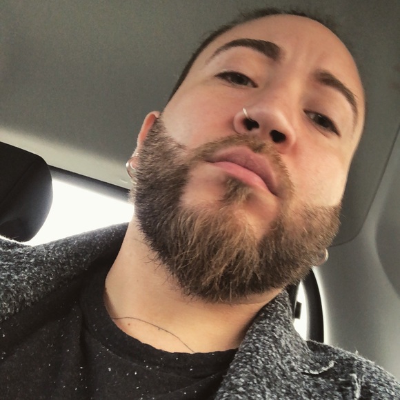 Meet your Posher, Carlos - Picture 3 of 3